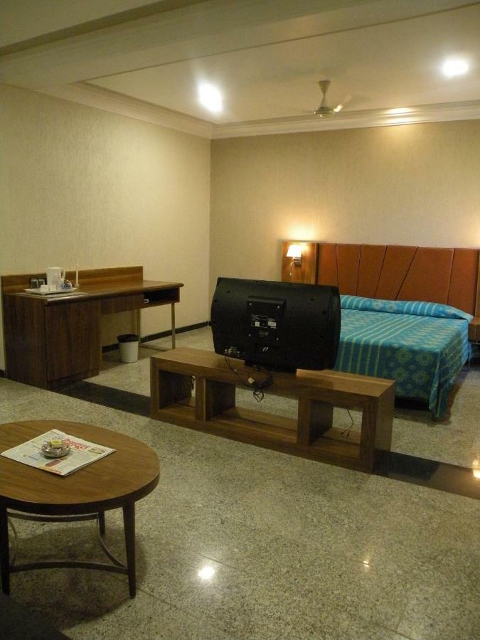 Hotel Nasiklub Zewnętrze zdjęcie