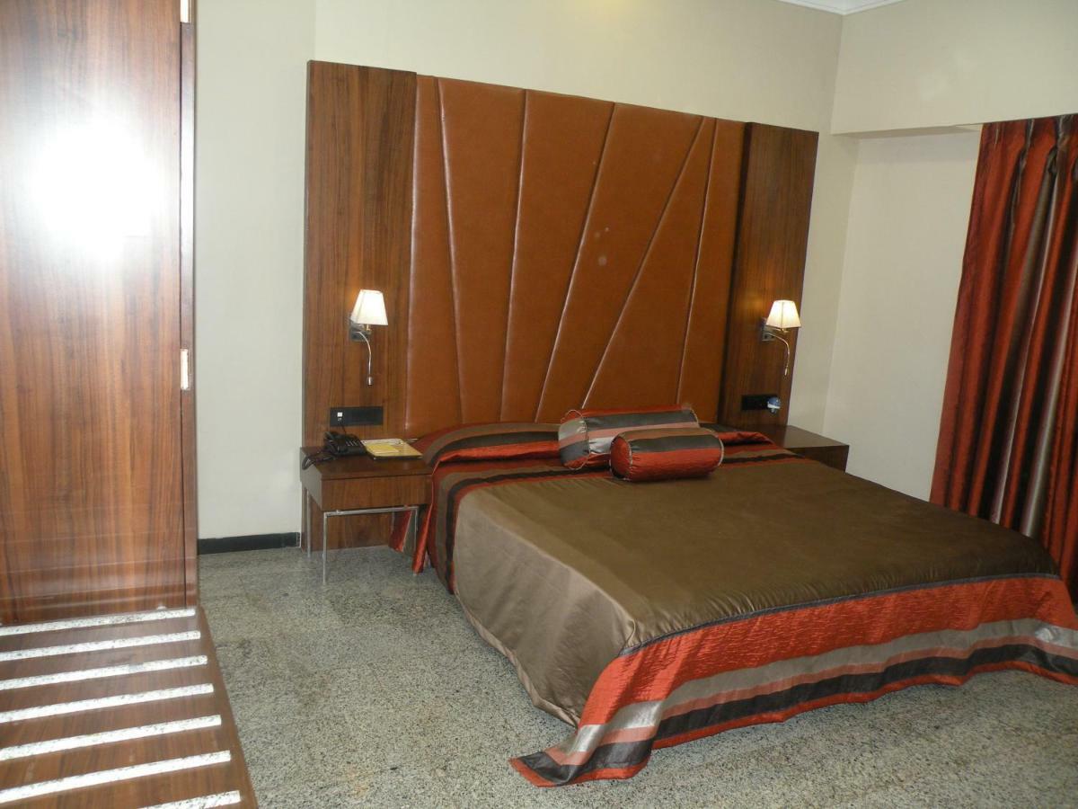 Hotel Nasiklub Zewnętrze zdjęcie