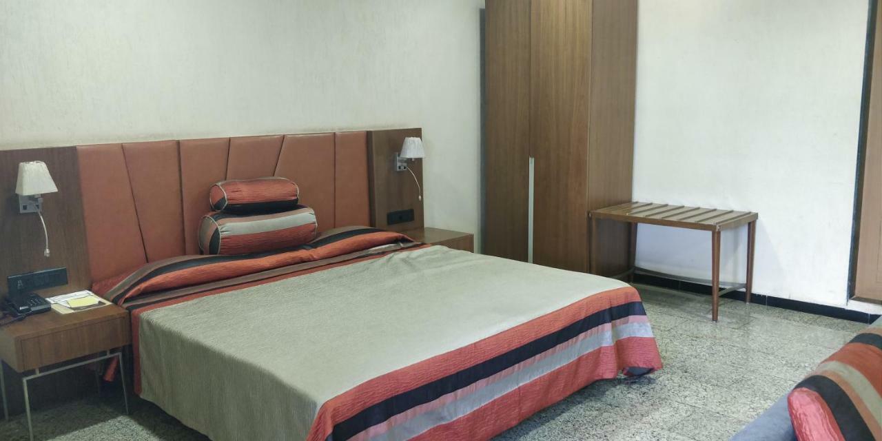 Hotel Nasiklub Zewnętrze zdjęcie