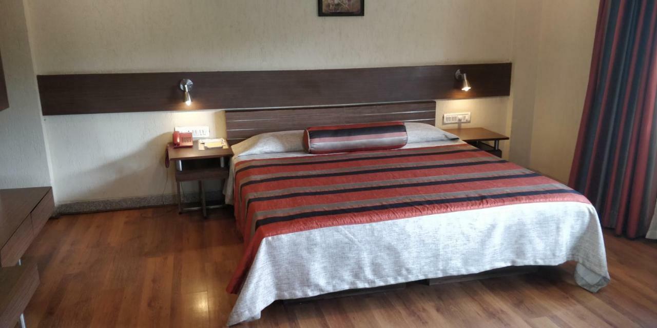 Hotel Nasiklub Zewnętrze zdjęcie