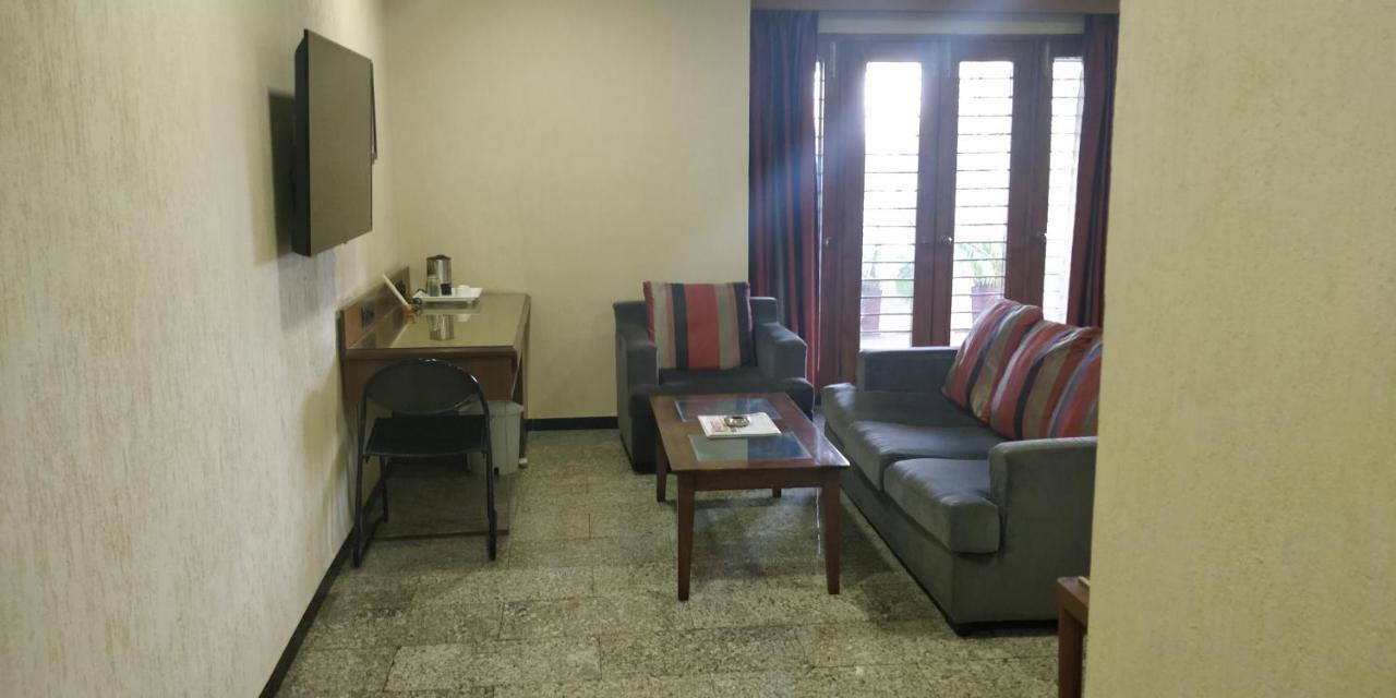 Hotel Nasiklub Zewnętrze zdjęcie